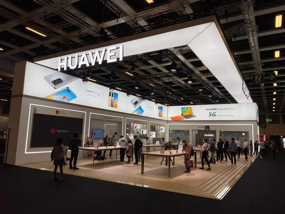 Berlin: A view of the booth of the technology company Huawei at the International Consumer Electronics Fair (IFA) which runs from 03 to 05 September. Photo: Christoph Dernbach/dpa.