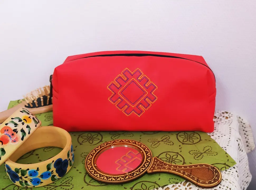 Toiletry-bag-by-Komi-Republic