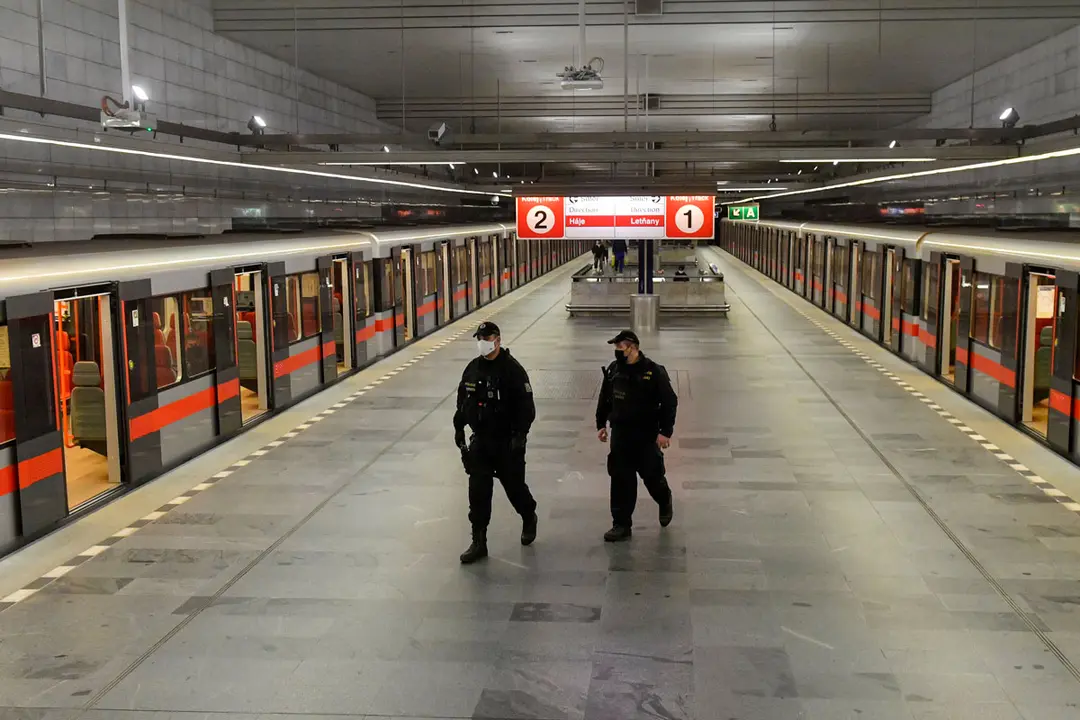28 October 2020, Czech Republic, Prague: Police officers patrol at the Museum metro station before the start of the night-time curfew which was imposed by the government between 9 pm and 5 am to curb the coronavirus (Covid-19) infections. Photo: Vít imánek/CTK/dpa