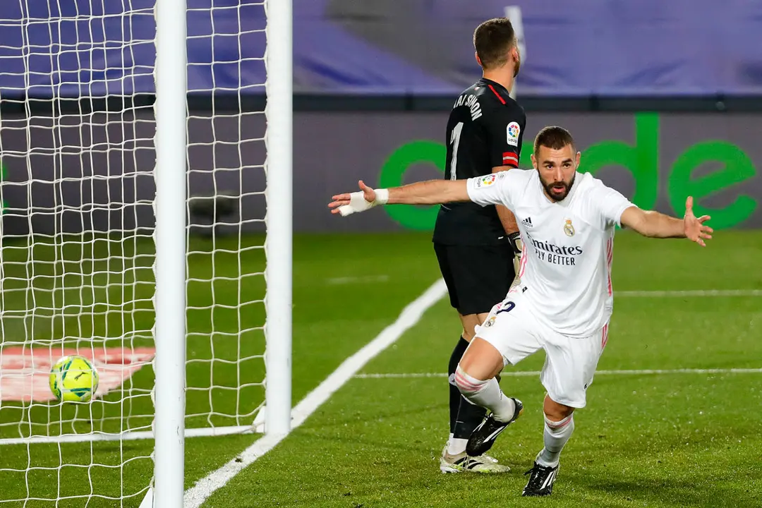 15 December 2020, Spain, Madrid: Real Madrid's Karim Benzema celebrates scoring a goal during the Spanish La Liga soccer match between Real Madrid and Athletic Bilbao at Estadio Alfredo Di Stefano. Photo: Indira/DAX via ZUMA Wire/dpa