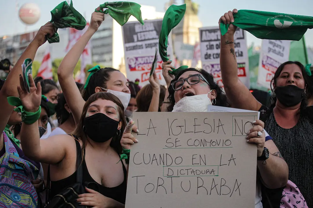 29 December 2020, Argentina, Buenos Aires: Thousands of women demonstrated in front of the Argentinian congress while senators are discussing the law for legal, safe and free abortion. Photo: Carol Smiljan/ZUMA Wire/dpa.