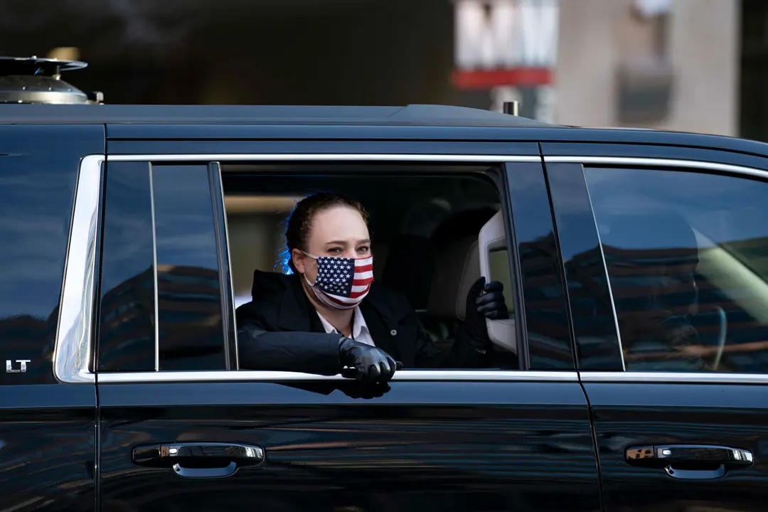 20 January 2021, US, Washington: A Secret Service member looks out of the window of an SUV near the White House ahead of President-elect Joe Biden inauguration as the 46th President of the United States. Photo: Dominick Sokotoff/ZUMA Wire/dpa