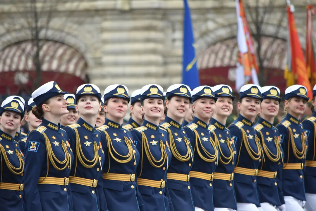 09 May 2021, Russia, Moscow: Women soldiers of the Russian army march through the Red Square during the Victory Day Military Parade in Red Square to mark the 76th anniversary of the Victory in the Great National War of 1941-1945. Photo: Christian Thiele/dpa