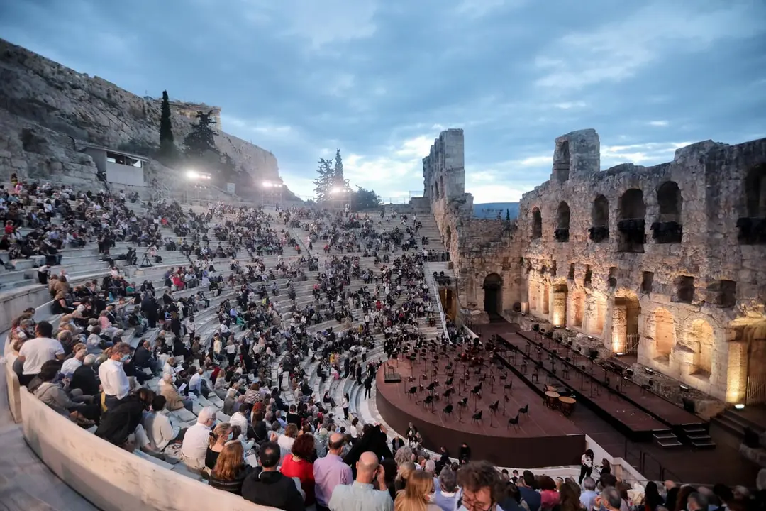 14 June 2021, Greece, Athens: Indian conductor Zubin Mehta leads the Orchestra of the Maggio Musicale Fiorentino during a concert at the Odeon of Herodes Atticus. Photo: -/Eurokinissi via ZUMA Wire/dpa