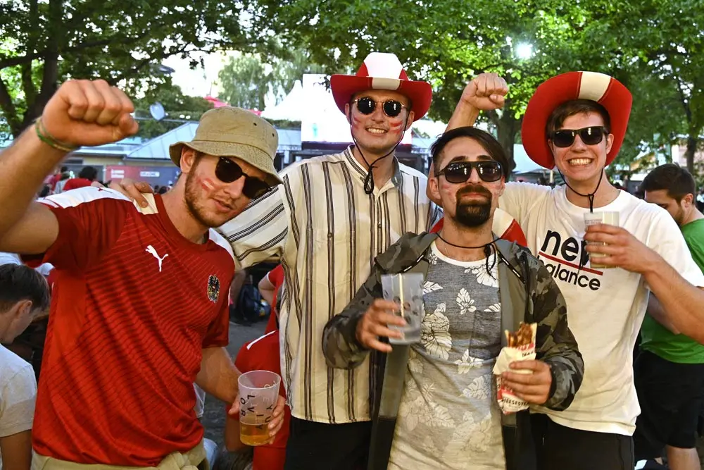 17 June 2021, Austria, Vienna: Fans watch the UEFA Euro 2020 Group C soccer match between Netherlands and Austria during a public viewing of the match at the Prater amusement park. Photo: Hans Punz/APA/dpa