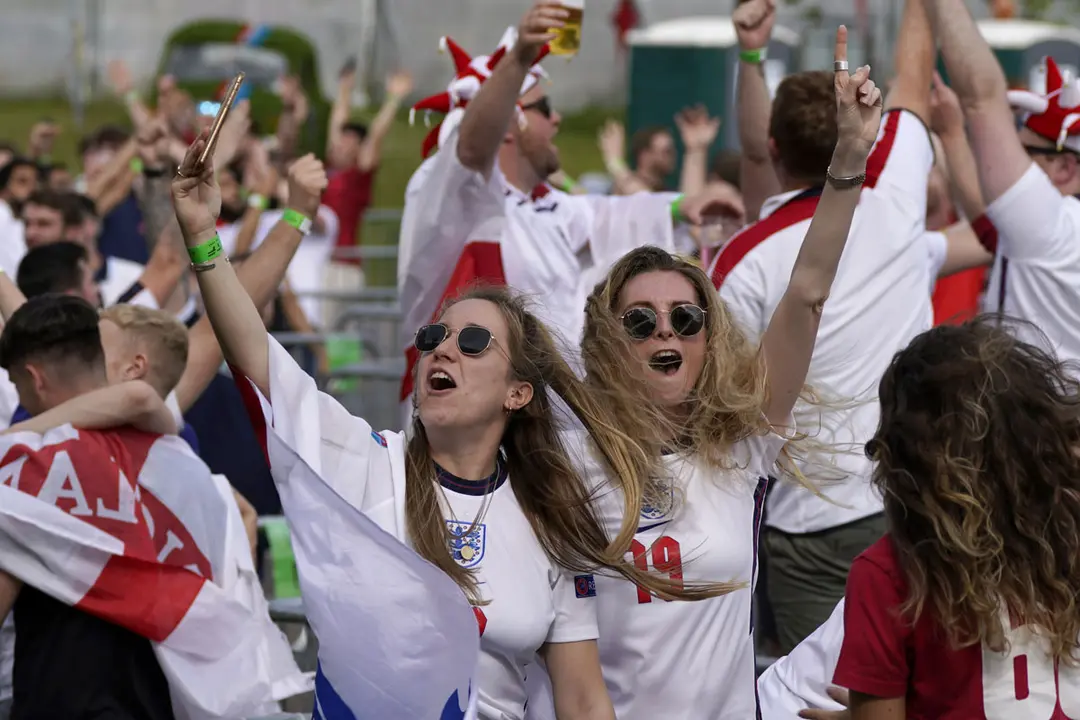 29 June 2021, United Kingdom, Manchester: Fans watch the UEFA Euro 2020 round of 16 soccer match between England and Germany during a public screening for the match at the 4TheFans Manchester Fan Park. Photo: Peter Byrne/PA Wire/dpa 29 June 2021, United Kingdom, Manchester: Fans watch the UEFA Euro 2020 round of 16 soccer match between England and Germany during a public screening for the match at the 4TheFans Manchester Fan Park. Photo: Peter Byrne/PA Wire/dpa