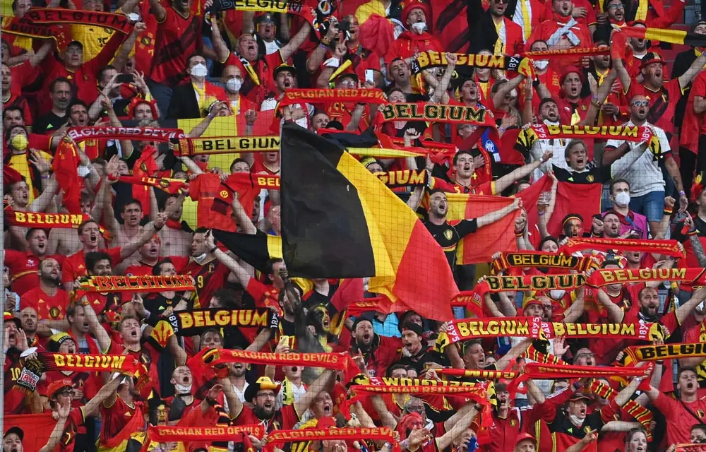 02 July 2021, Bavaria, Munich: Fans cheer in the stands during the UEFA EURO 2020 quarter-final soccer match between Italy and Belgium at the Allianz Arena. Photo: Federico Gambarini/dpa