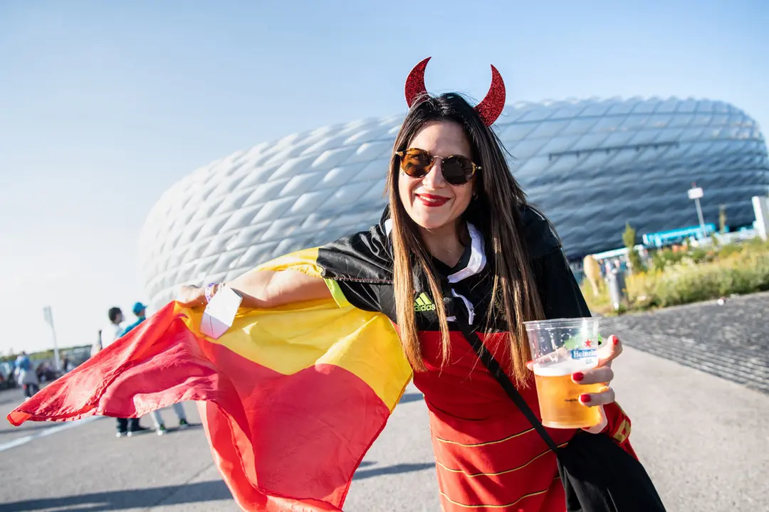 02 July 2021, Bavaria, Munich: A fan arrives at the hosting venue ahead of the UEFA EURO 2020 quarter-final soccer match between Italy and Belgium at the Allianz Arena. Photo: Matthias Balk/dpa.