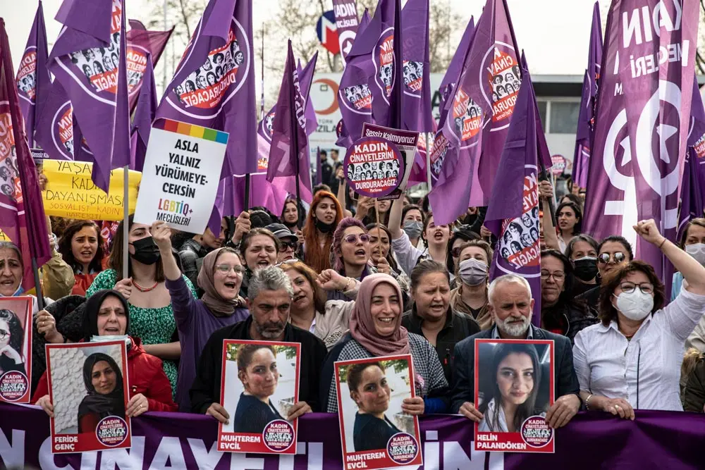 16 April 2022, Turkey, Istanbul: Protesters hold placards and photos of their deceased relatives during a protest organized by the We Will Stop Femicide Association at the Kadikoy pier to prevent the dissolution of the association. In the lawsuit prepared by the Istanbul Chief Public Prosecutor's Office demanding the dissolution of the We Will Stop Femicide Association, it was stated that the association engaged in activities contrary to the law and morality. Photo: Onur Dogman/SOPA Images via ZUMA Press Wire/dpa.
