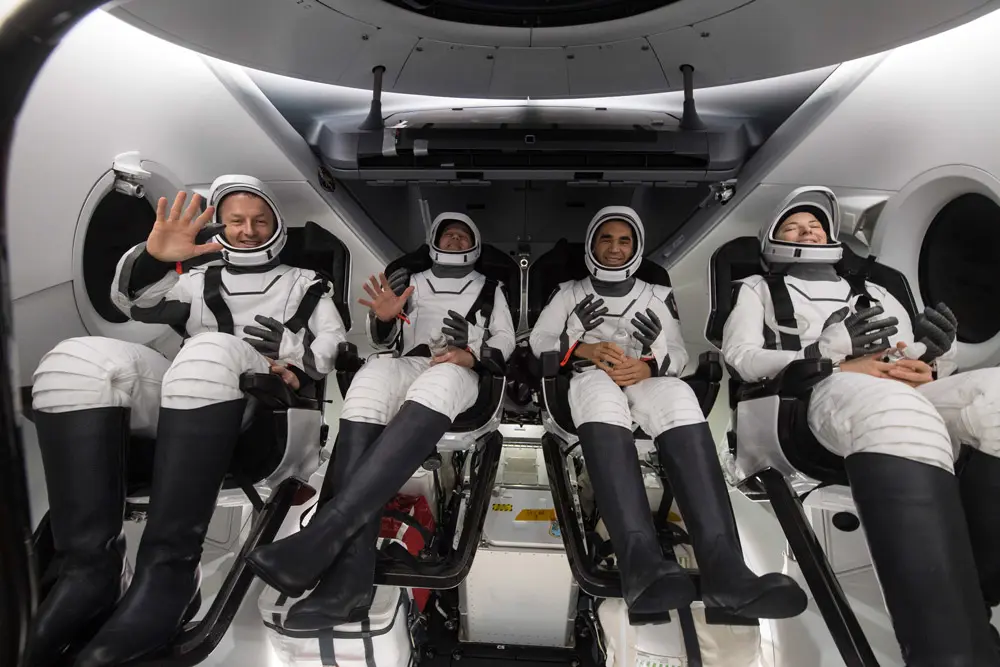 HANDOUT - 06 May 2022, US, Tampa: (L-R) European Space Agency astronaut Matthias Maurer, NASA astronauts Tom Marshburn, Raja Chari, and Kayla Barron, are seen inside the SpaceX Crew Dragon Endurance spacecraft onboard the SpaceX Shannon recovery ship shortly after having landed in the Gulf of Mexico off the coast of Tampa, Florida. The four astronauts are returning after 177 days in space as part of Expeditions 66 and 67 aboard the International Space Station. Photo: Aubrey Gemignani/NASA/dpa - ATTENTION: editorial use only and only if the credit mentioned above is referenced in full.