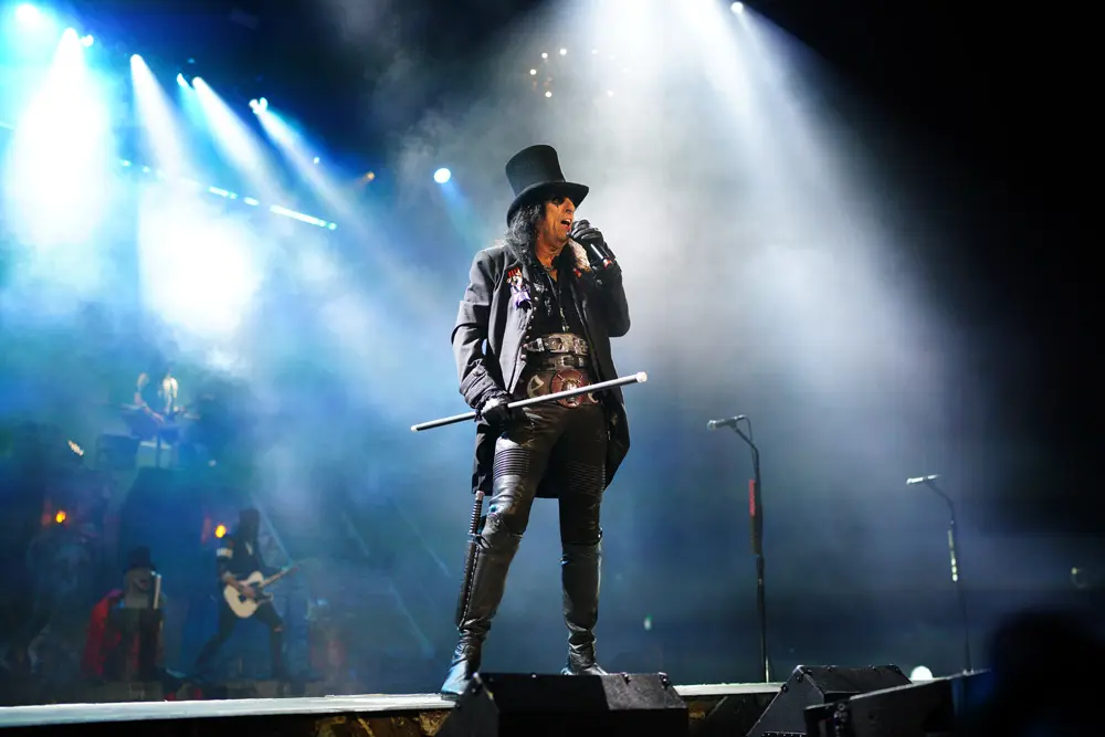 23 May 2022, United Kingdom, Swansea: American singer Alice Cooper performs during a concert at Swansea Arena. Photo: Ben Birchall/PA Wire/dpa.