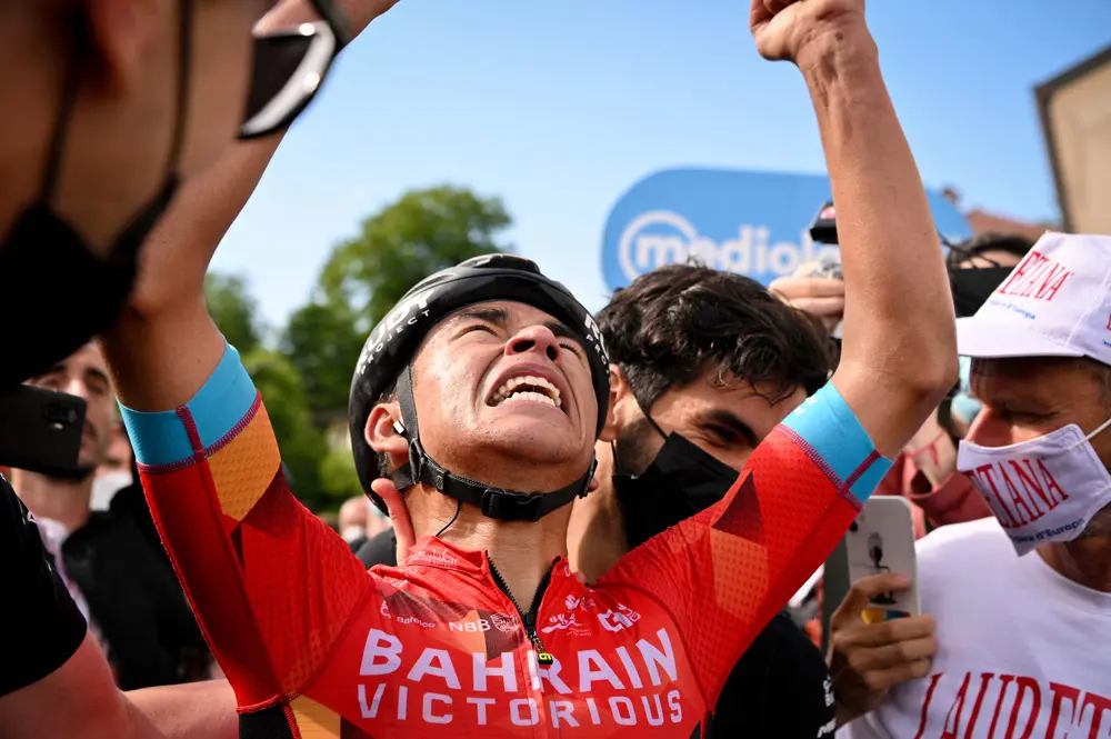 25 May 2022, Italy, Lavarone: Colombian cyclist Santiago Buitrago of team Bahrain Victorious celebrates winning the 17th stage of the 105th edition of the Giro d'Italia cycling race, 168 Km from Ponte di Legno to Lavarone. Photo: Marco Alpozzi/LaPresse via ZUMA Press/dpa.