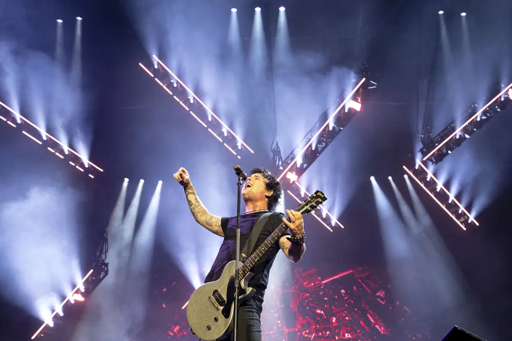 19 June 2022, Austria, Vienna: Singer Billie Joe Armstrong of the American rock band Green Day prefroms on stage during a concert at the Ernst Happel stadium. Photo: Tobias Steinmaurer/APA/dpa.
