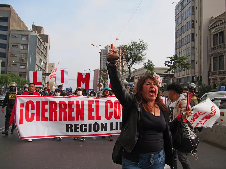 27 June 2022, Peru, Lima: Supporters of Peruvian President Pedro Castillo take part in a protest calling for the closure of congress and a new constitution. Castillo is being investigated by a congressional commission and by the nation's prosecutor's office for alleged acts of corruption in his administration. Photo: Carlos Garcia Granthon/ZUMA Press Wire/dpa.