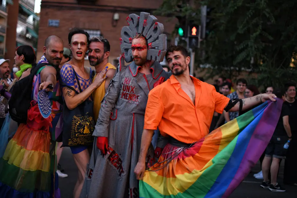 28 June 2022, Spain, Madrid: People take part in a demonstration organized by the Critical Pride platform, under the slogan 'No papers, no Pride' to put the spotlight on the need to regulate the administrative situation of 500,000 migrants in Spain as well as to vindicate 'queer struggles'. Photo: Fernando Sánchez/EUROPA PRESS/dpa.