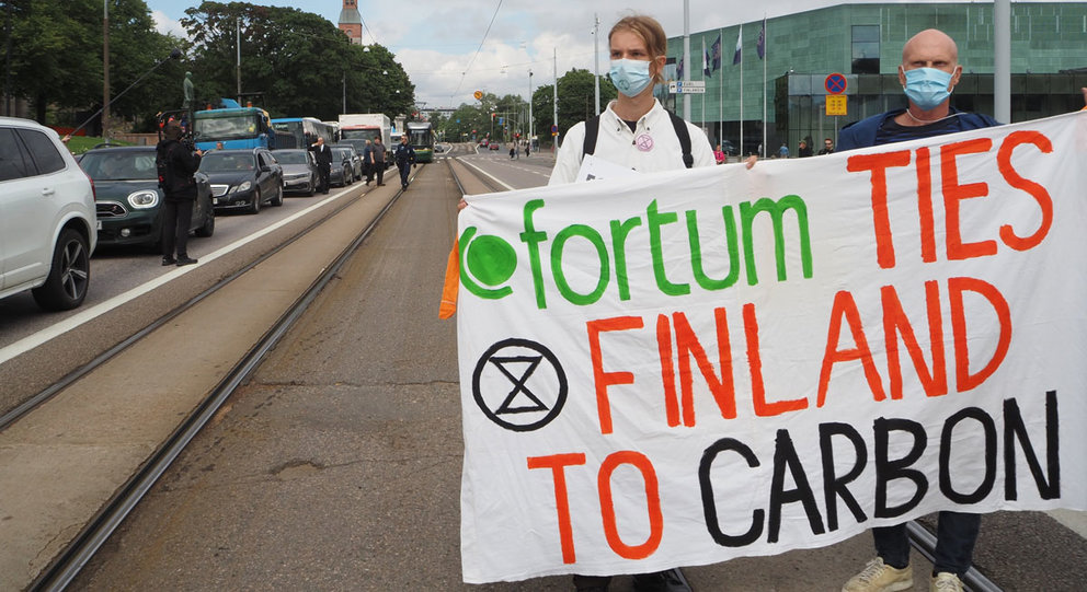 Protesters against Fortum and the coal plant in Helsinki. Photo: @Elokapina.
