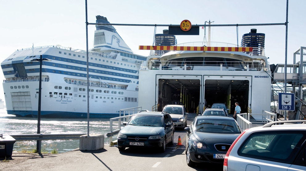 Cars disembarking at the South Terminal of the Port of Helsinki. Photo: Soile Kallio / Port of Helsinki/File photo.