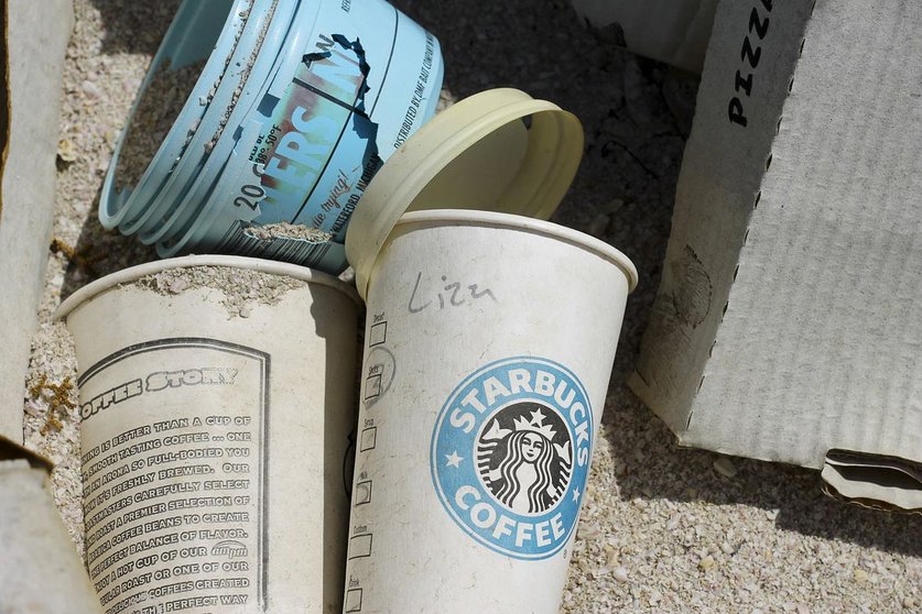 Starbucks-waste-pizza-garbage