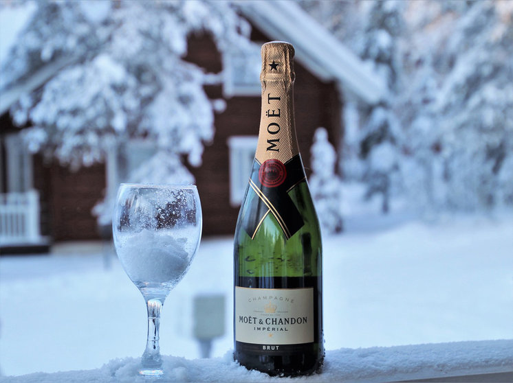 Champagne Lapland by Pixabay.