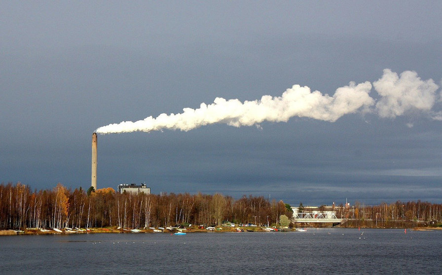 A factory in Oulu. Photo: David Mark/Pixabay.