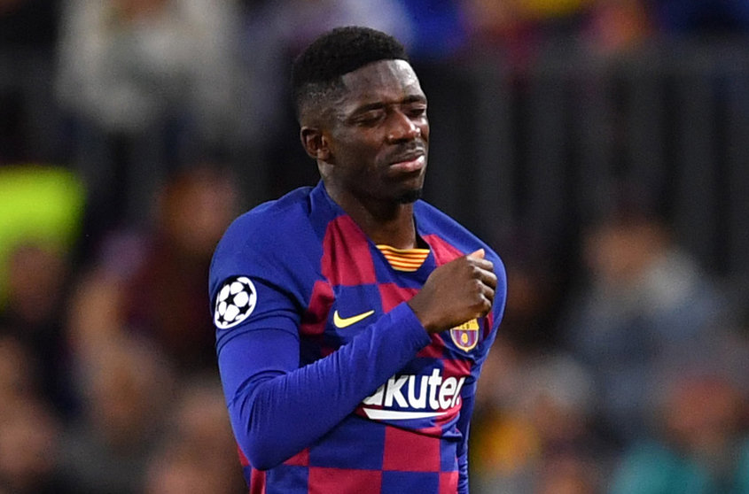 FILED - 27 November 2019, Spain, Barcelona: Barcelona's Ousmane Dembele reacts during the UEFA Champions League Group F soceer match between FC Barcelona and Borussia Dortmund at the Camp Nou Sradium. Barcelona will be without Ousmane Dembele for four months as the forward has undergone knee surgery. Photo: Marius Becker/dpa