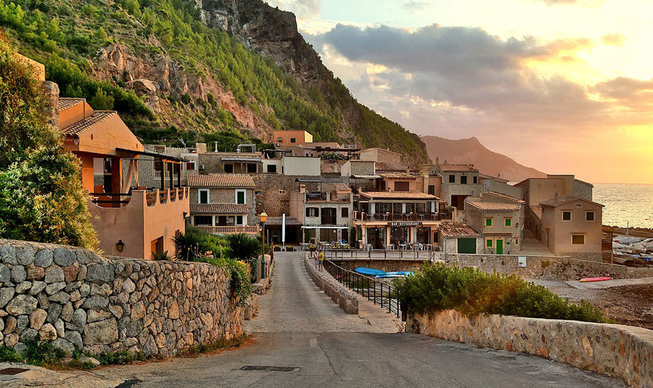 A small fishing village in Mallorca. Photo: Pixabay.