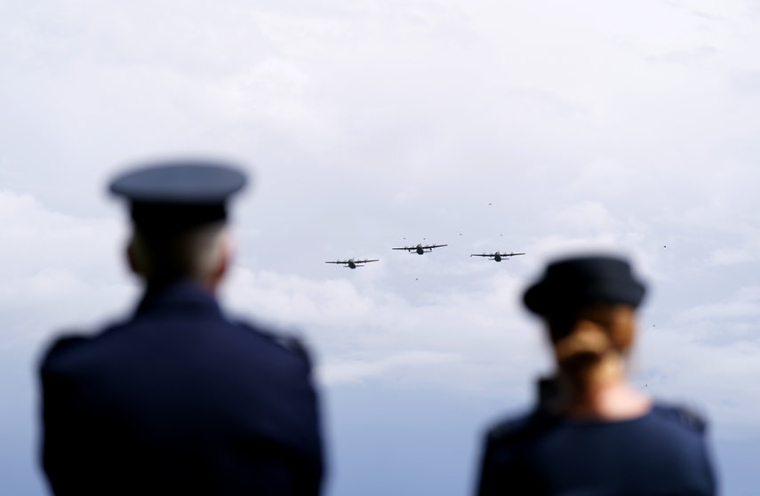 24 May 2022, United Kingdom, Cranwell: Three C-130 Hercules are seen overhead as aircraft from the Royal Navy, British Army and Royal Air Force conduct a practice flypast from RAF Cranwell, during a rehearsal for the Queen's Birthday Parade. Photo: Joe Giddens/PA Wire/dpa.