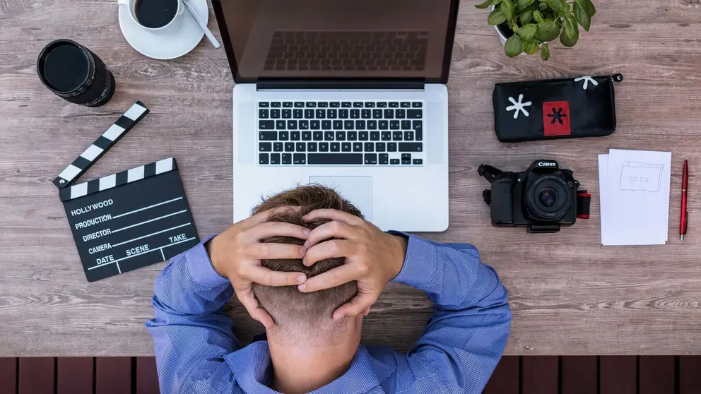 Man angry desperate work computer