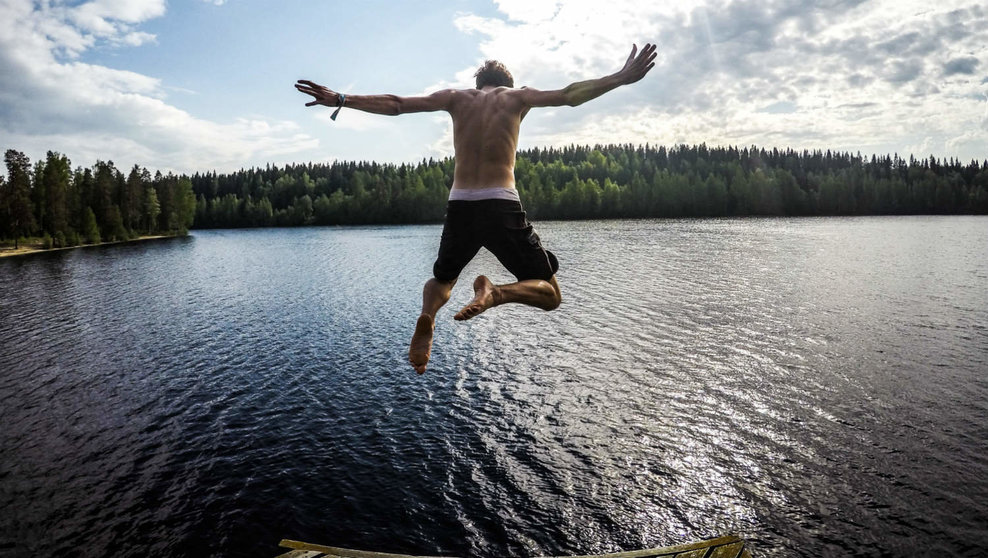 Man jump lake Jyväskylä by Tommaso Fornoni