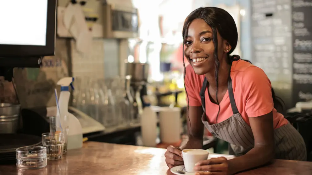 Bar bartender woman black beautiful by Bruce Mars by Pexels