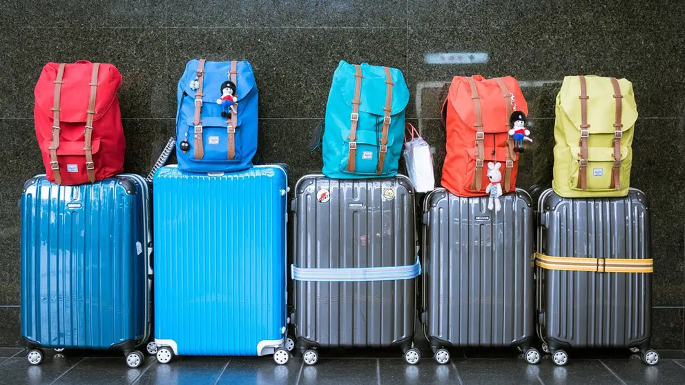 Luggage-travel-airport