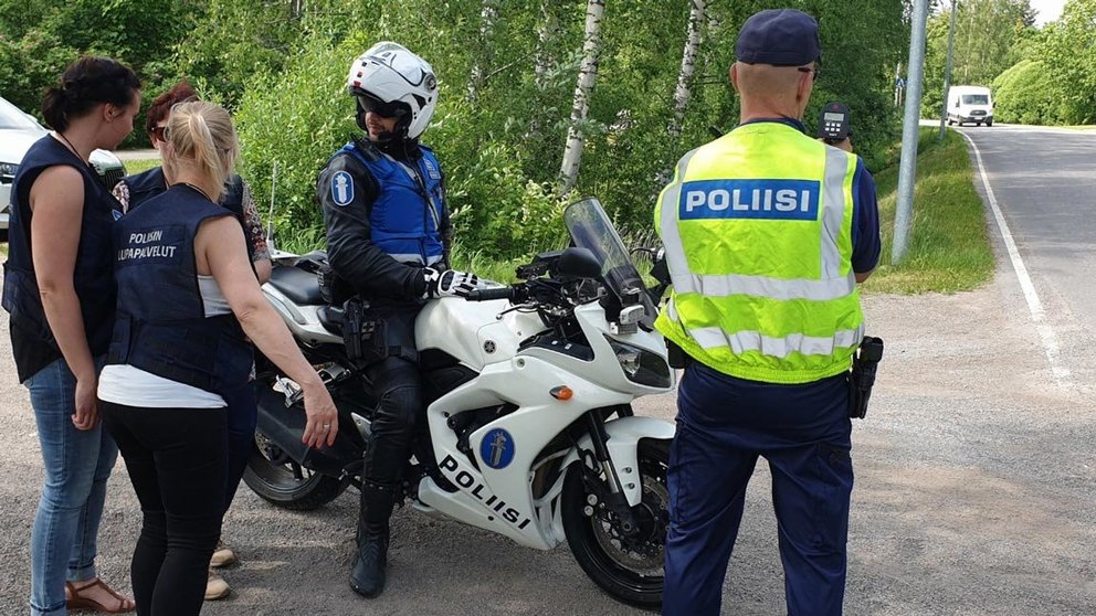 Police-by-Helsinki-police-poliisi