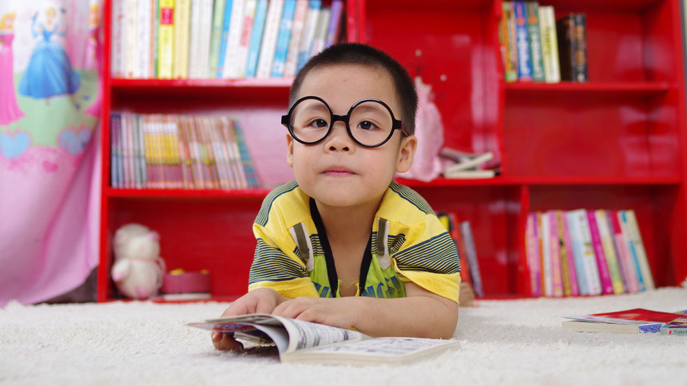 Child-boy-school-glasses
