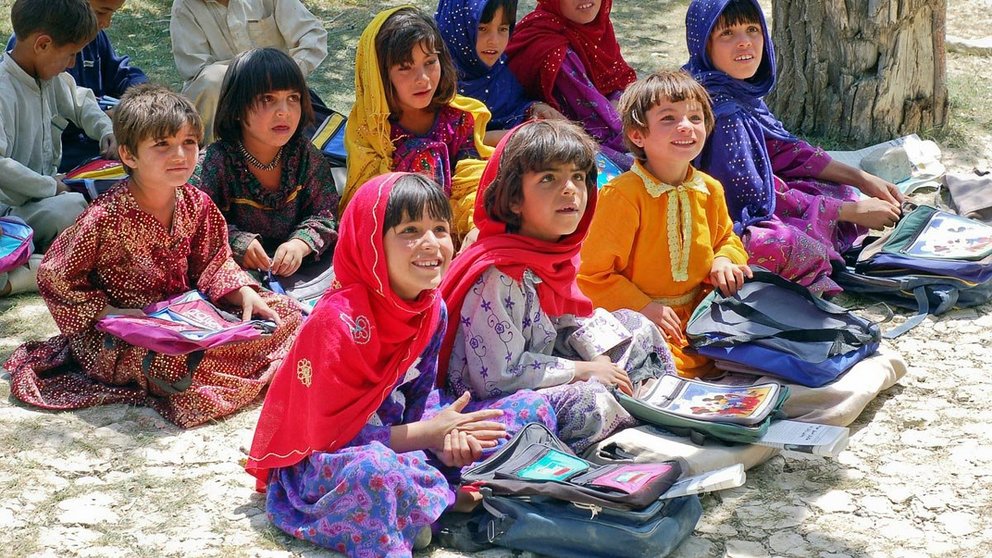 Children Girls-Afghanistan-school