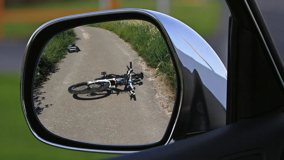 Accident-bycicle-cyclist-car-traffic