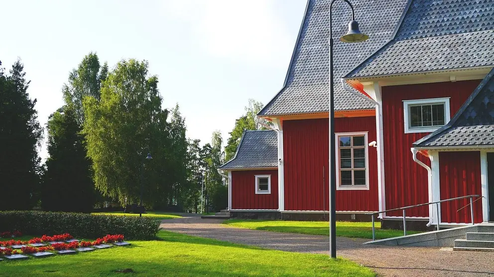 Church-wood-graveyard-cemetery-building-Iitti