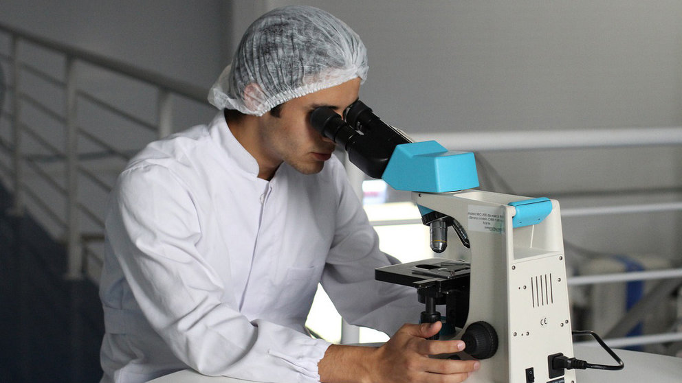 Scientist-laboratory