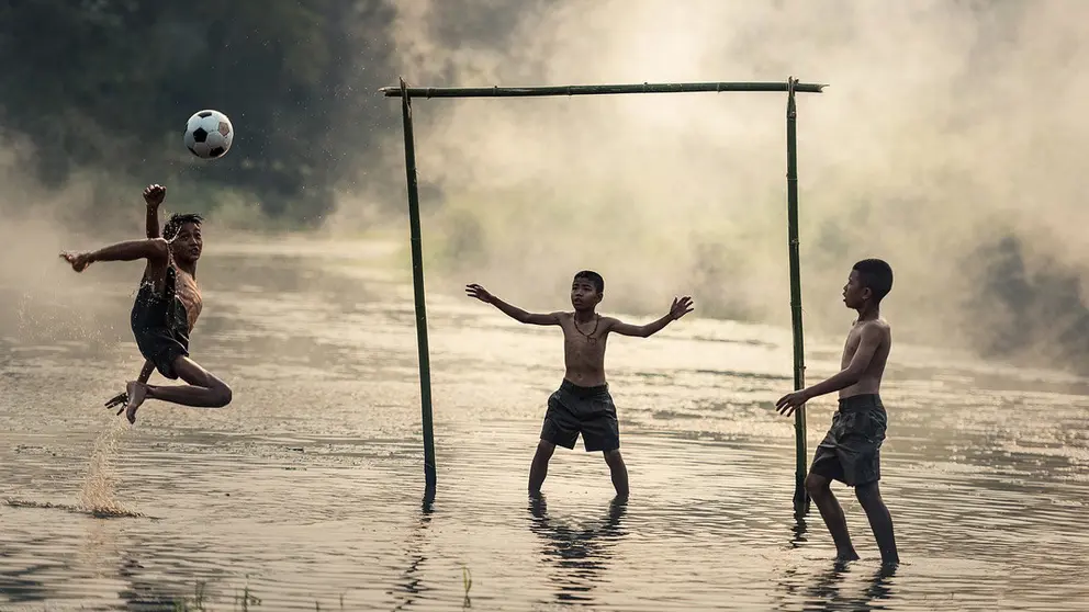 Football-children-play