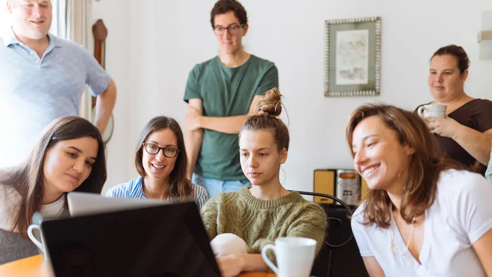 Students-adolescent-young-group-by-Fox-from-Pexels