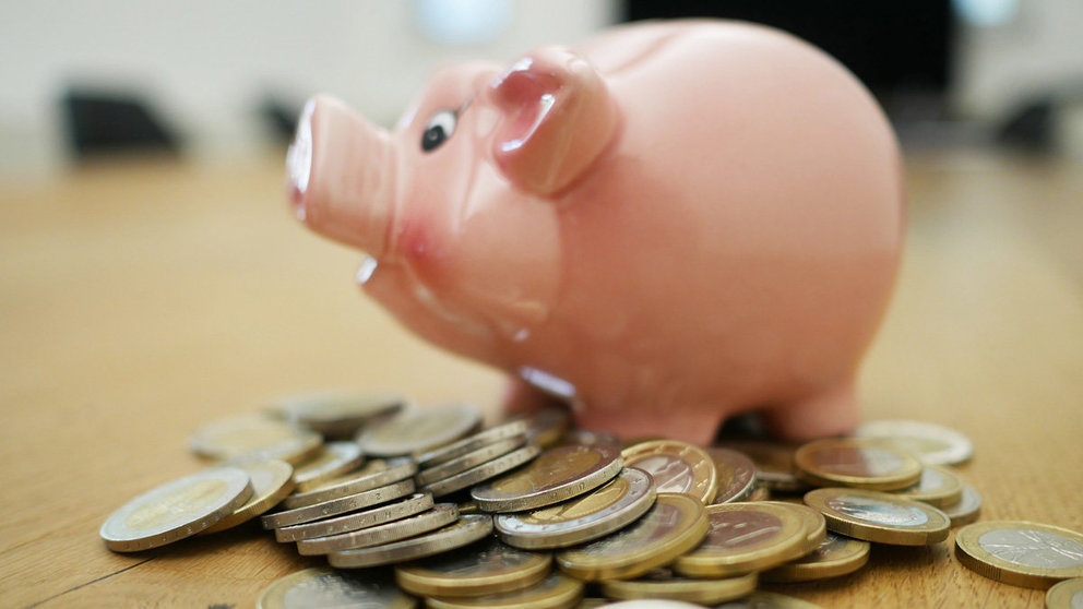 Piggy-bank-save-saving