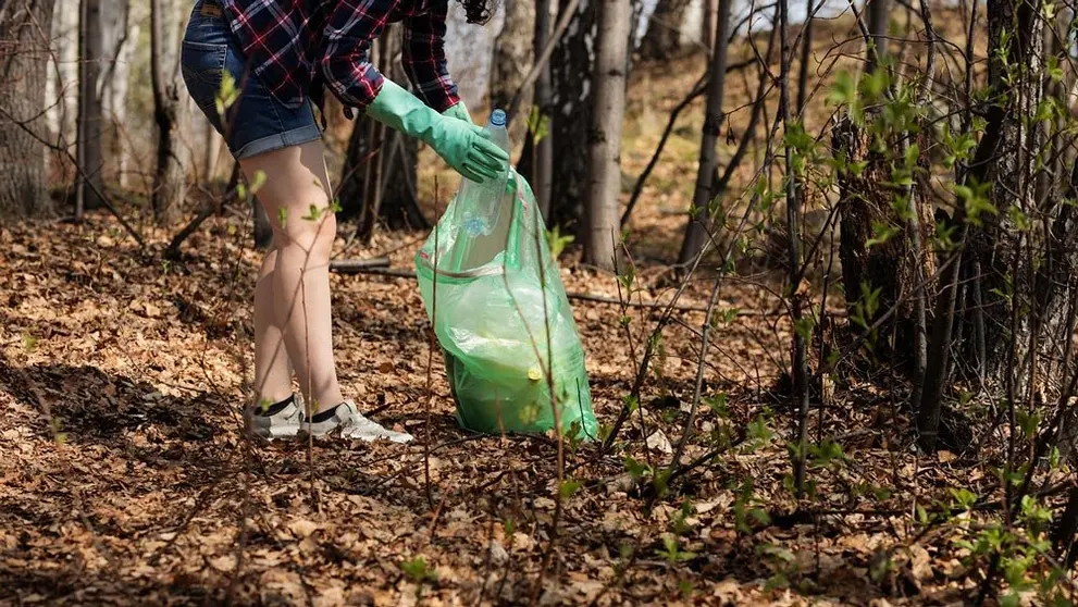 Bottle-collecting-recycle-nature-plastic-packaging