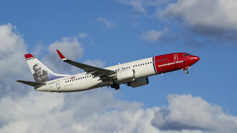 Plane-aircraft-norwegian-fly