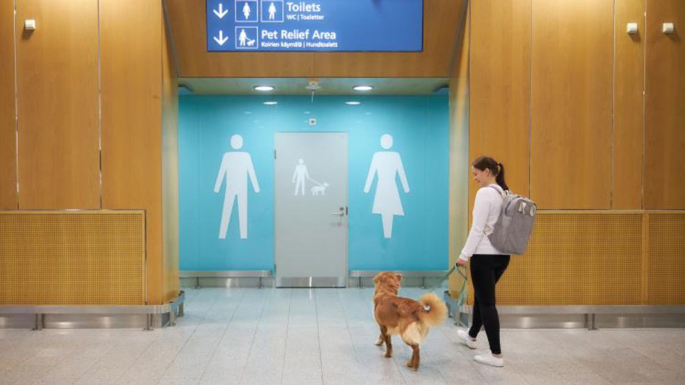 Toilet-pets-relief-area-dogs-3-by-Finavia
