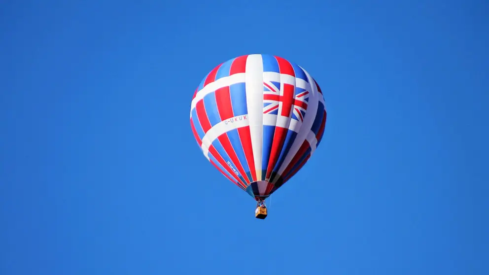 Great-Britain-UK-balloon-air-fly