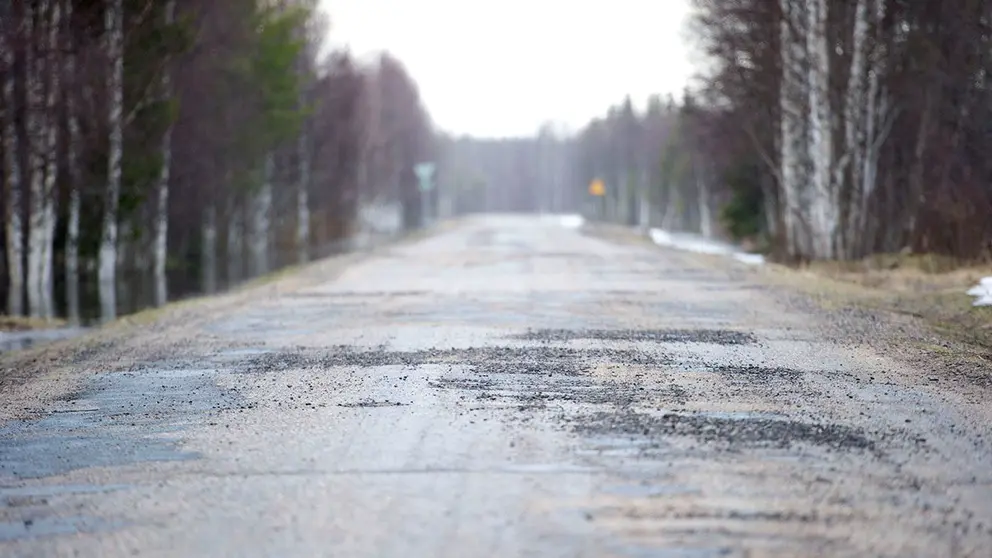 Road-winter-potholes-by-FTIA