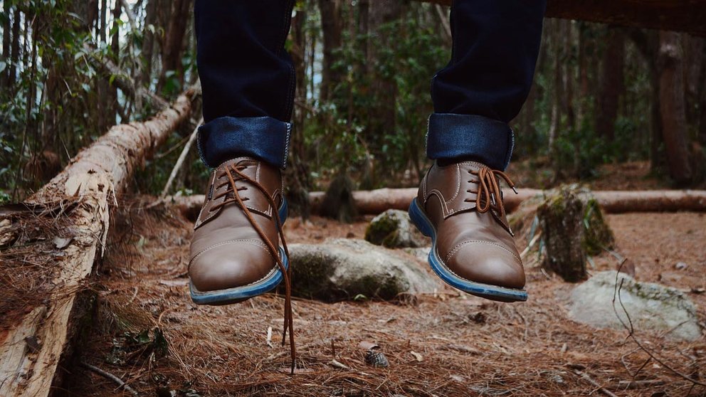 Young-shoes-forest-hang