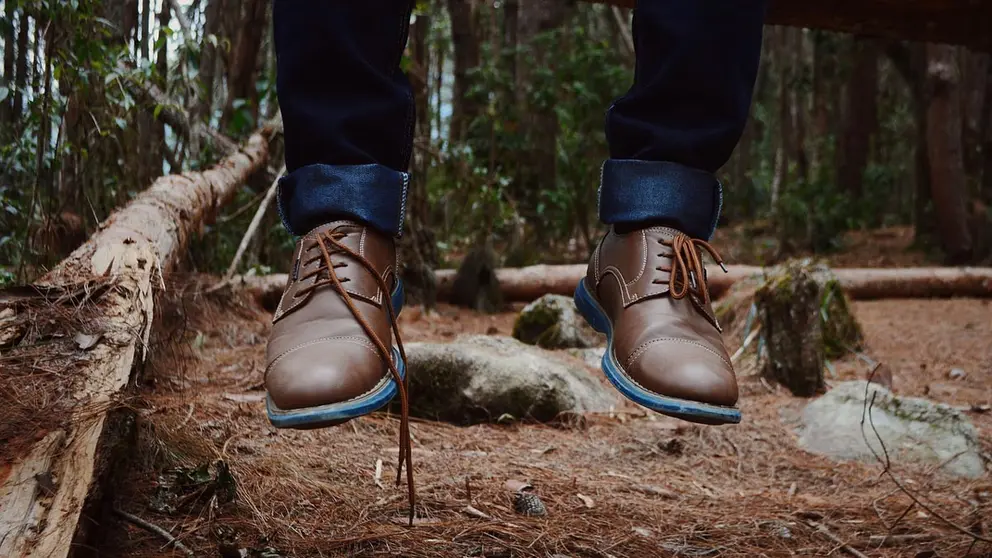 Young-shoes-forest-hang