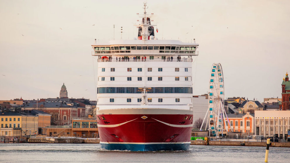 Viking-Line-boat-ship-cruise-by-Tapio-Haaja