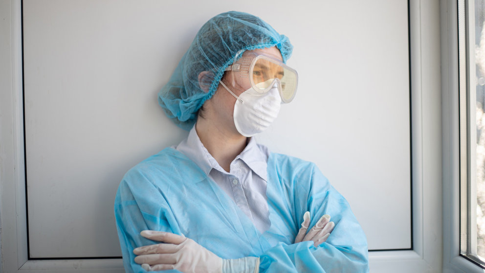 Nurse-doctor-man-people-woman-room-mask-disease-covid-coronavirus-protection-hospital-by-EVG-from-Pexels
