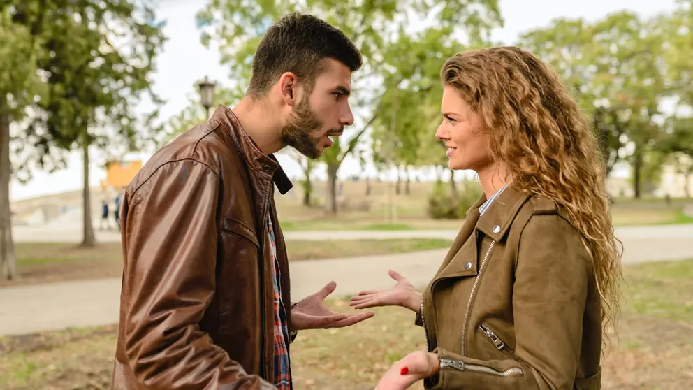 Man-woman-fight-argument-quarrel-leather-jackets-by-Vera-Arsic-Pexels